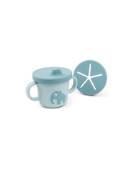 Tazza con beccuccio e snack
