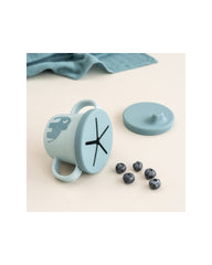 Tazza con beccuccio e snack