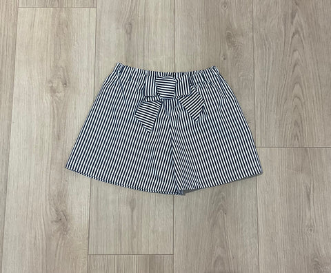 Pantaloncini con fiocco a righe bianche e blu